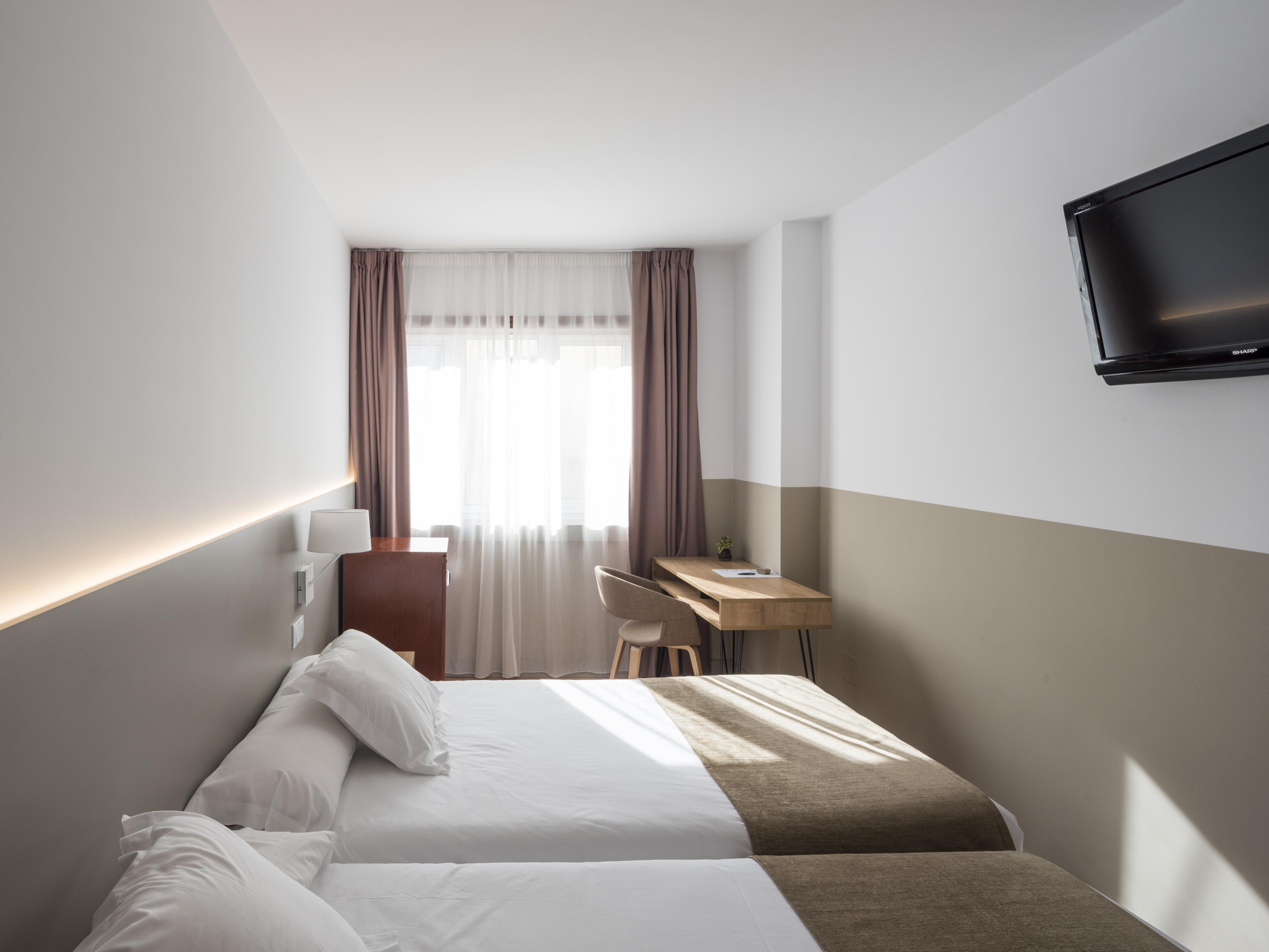Hotel Airinos 3* Кангас де Морацо Екстериор снимка