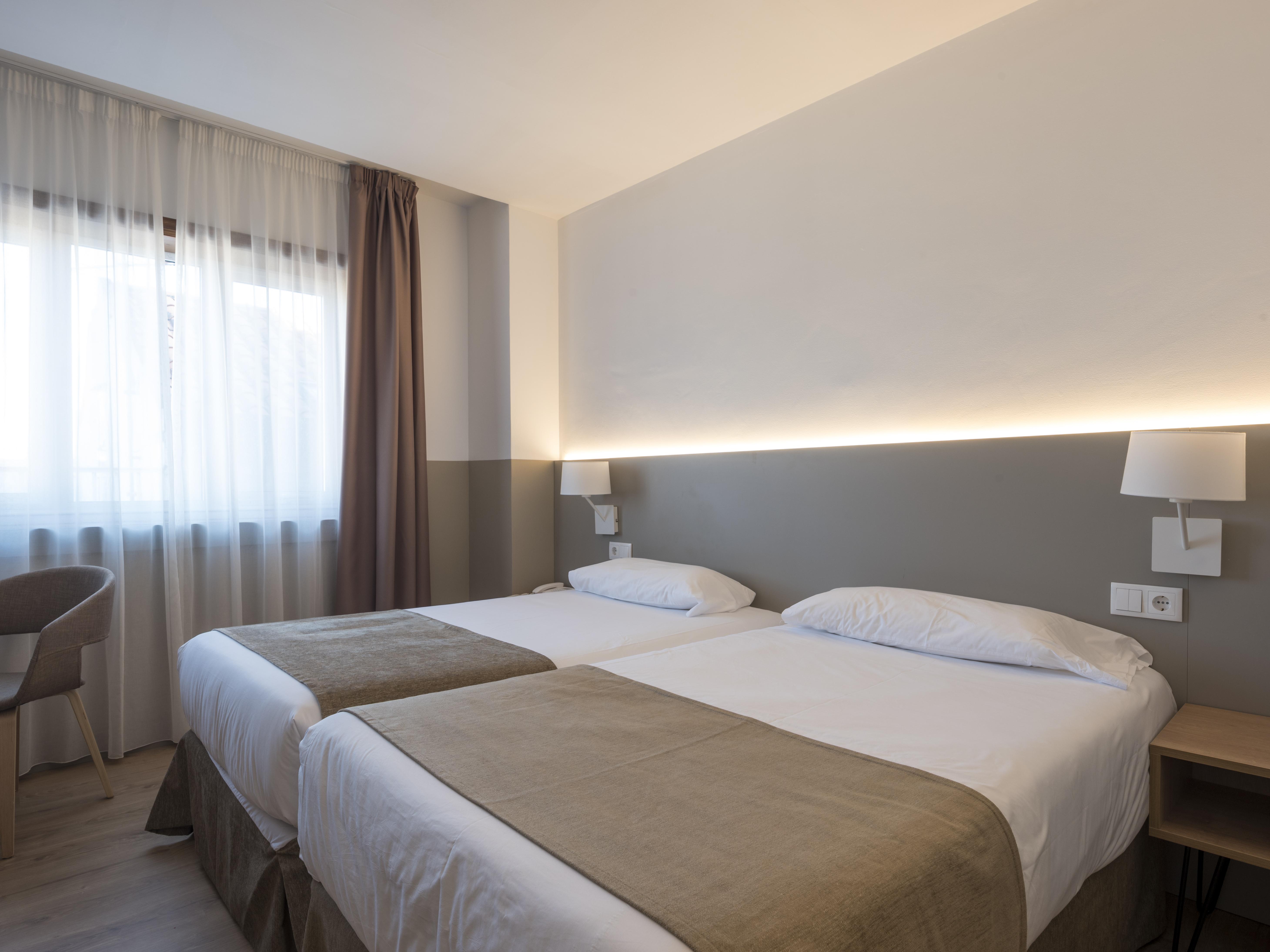 Hotel Airinos 3* Кангас де Морацо Екстериор снимка