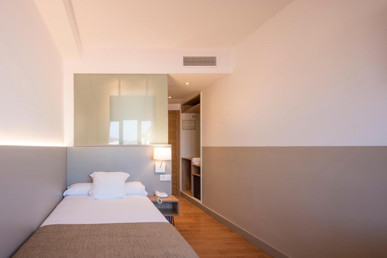 Hotel Airinos 3* Кангас де Морацо Екстериор снимка