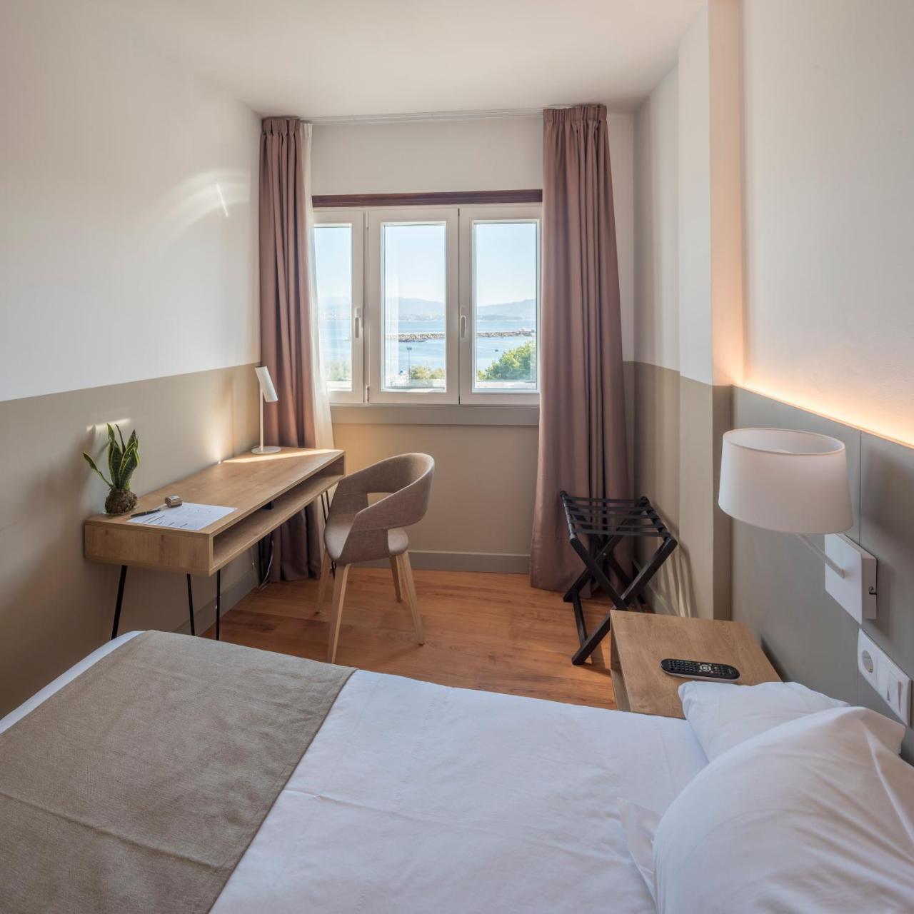 Hotel Airinos 3* Кангас де Морацо Екстериор снимка