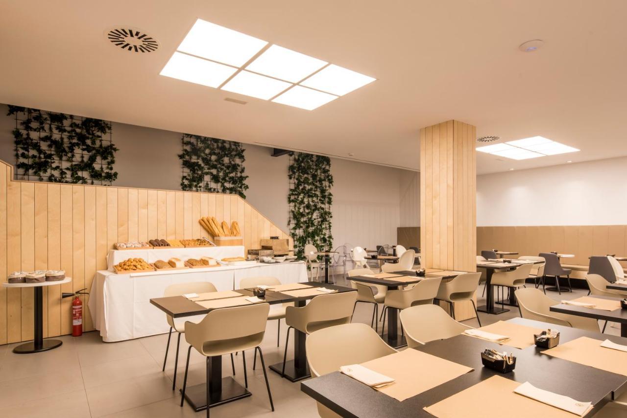 Hotel Airinos 3* Кангас де Морацо Екстериор снимка